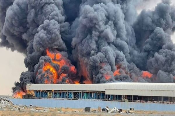 وقوع یک آتش‌سوزی بزرگ در مجاورت سواحل شمالی امارات