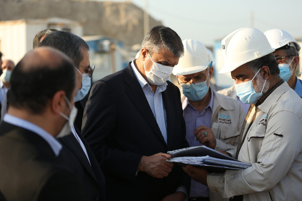 رئیس سازمان انرژی اتمی از نیروگاه بوشهر بازدید کرد