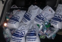 ۳۰۰ بسته معیشتی برای شب یلدا در اسفراین توزیع شد