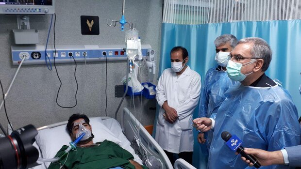 وزیر بهداشت از مراکز درمانی کرمانشاه بازدید کرد