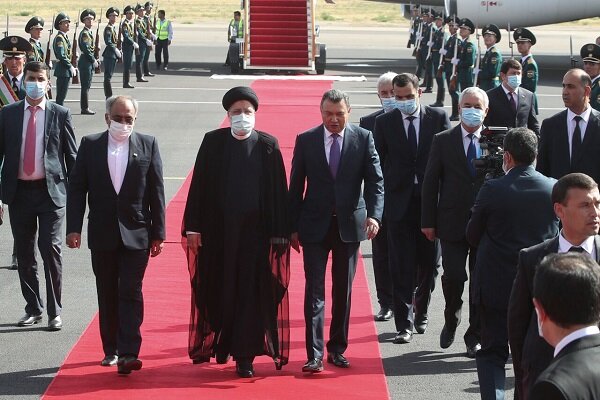 ایرانی صدر کا تاجیکستان کے صدر امامعلی رحمان کی جانب سے باقاعدہ استقبال