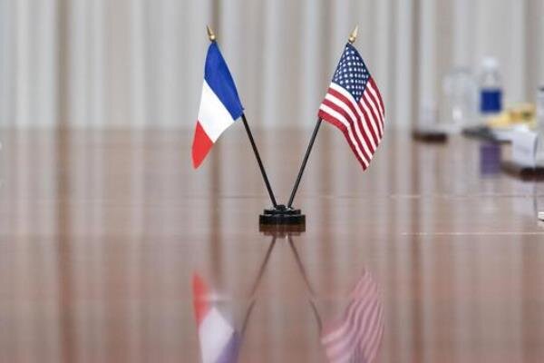 اقدام اعتراضی فرانسه علیه توافق همکاری آمریکا، انگلیس و استرالیا