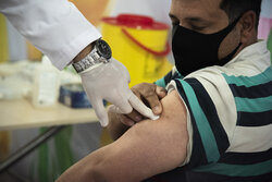 ۱۵ درصد اردبیلی‌ها هنوز واکسن کرونا دریافت نکردند/حضور در ادارات به شرط واکسیناسیون