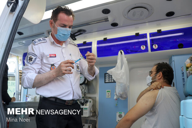 واکسیناسیون سیار در روز ملی اورژانس در تبریز