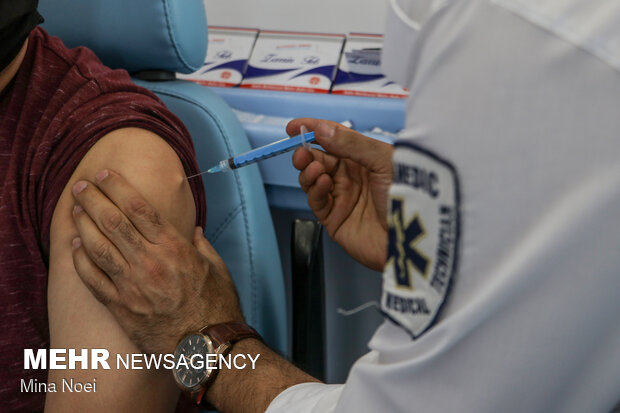 واکسیناسیون سیار در روز ملی اورژانس در تبریز
