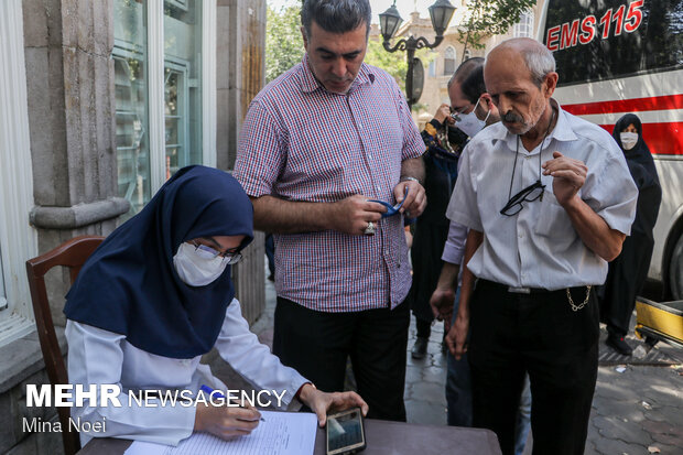 واکسیناسیون سیار در روز ملی اورژانس در تبریز