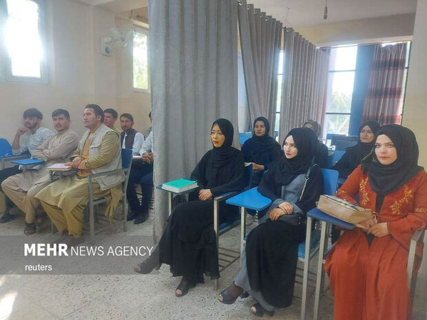 حركة "طالبان" تمنع النساء من دخول جامعة كابل