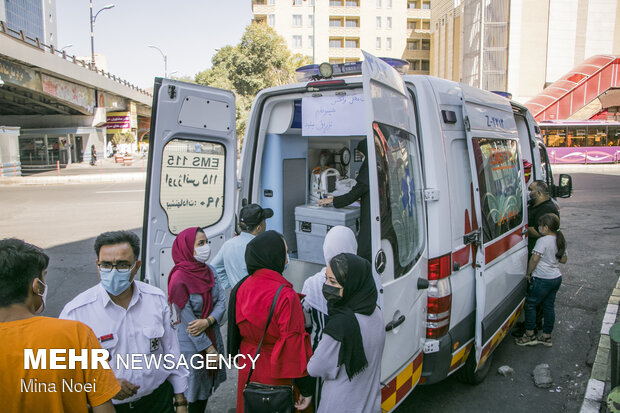 واکسیناسیون سیار در روز ملی اورژانس در تبریز