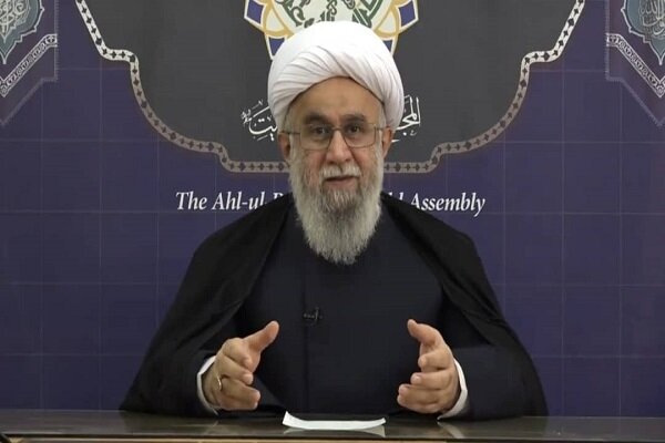 امام خمینی(ره) خود را وقف امت اسلامی کرد