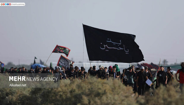 Arbaeen pilgrims on way to Karbala