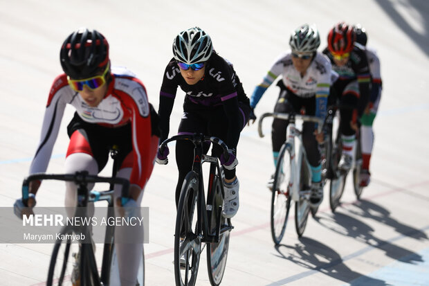 مسابقات دوچرخه‌سواری قهرمانی کشور بانوان در دو بخش جوانان و بزرگسالان، در پیست دوچرخه سواری مجموعه ورزشی آزادی برگزار شد