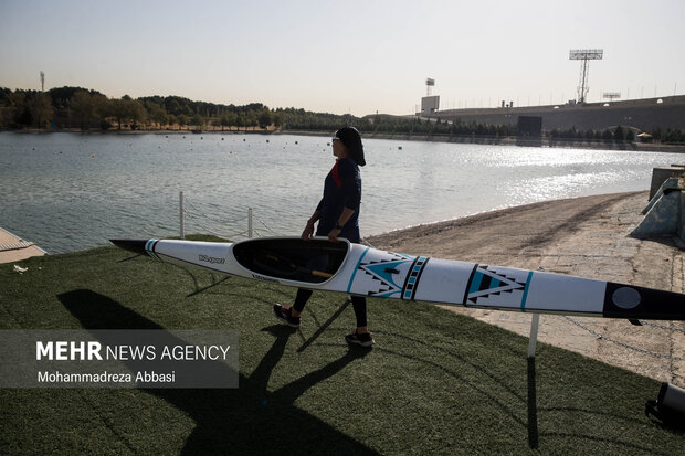 Women’s rowing competitions held in Tehran's Azadi Lake
