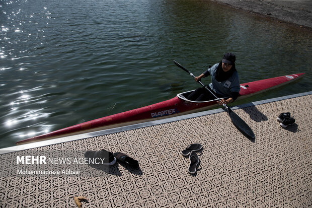 Women’s rowing competitions held in Tehran's Azadi Lake
