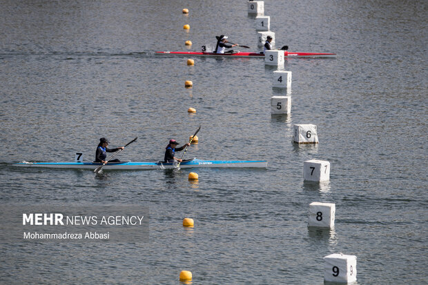 Women’s rowing competitions held in Tehran's Azadi Lake
