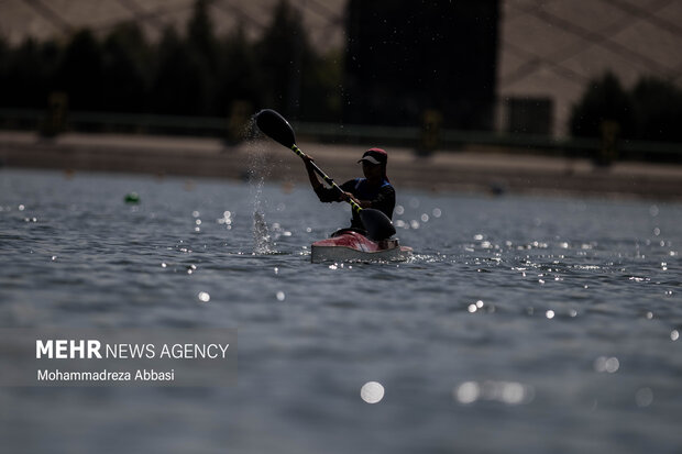 Women’s rowing competitions held in Tehran's Azadi Lake
