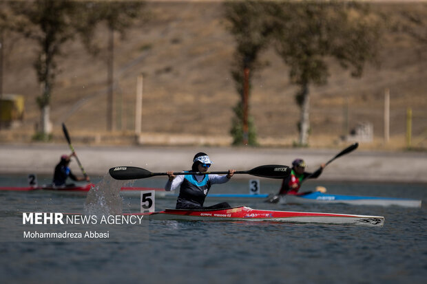 Women’s rowing competitions held in Tehran's Azadi Lake
