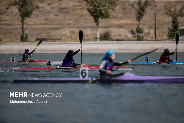 Women’s rowing competitions held in Tehran's Azadi Lake
