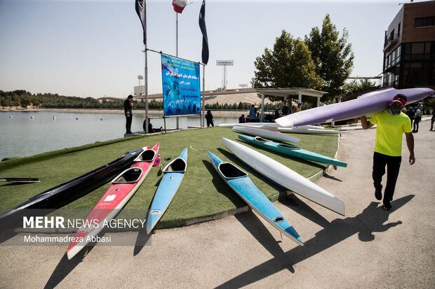 Women’s rowing competitions held in Tehran's Azadi Lake
