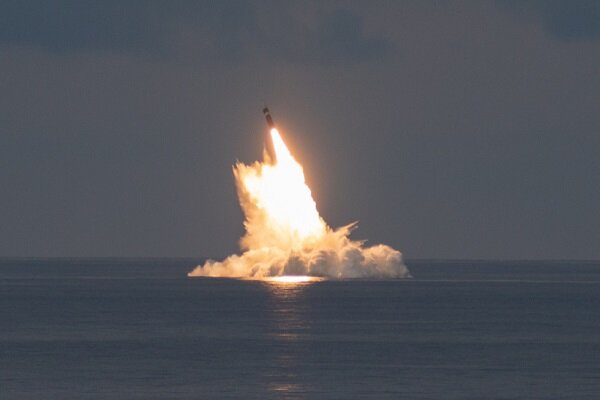 US Navy test-launches ballistic missiles amid row with France