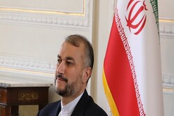 Iran FM congratulates China on National Day