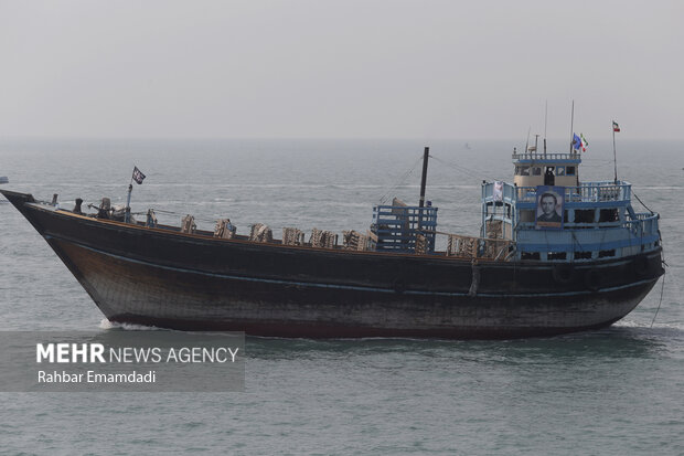 ۳ فروند شناور حامل قاچاق در آب‌های استان بوشهر توقیف شد