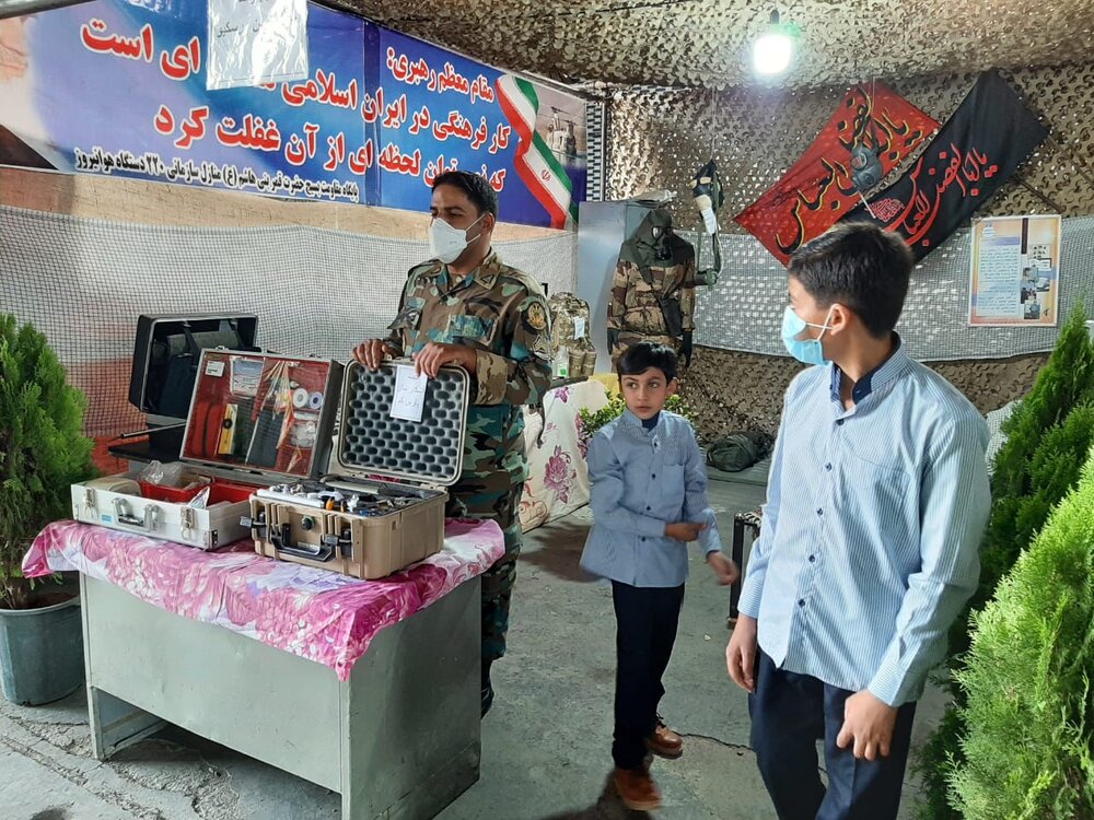 افتتاح نمایشگاه فرهنگی دفاعی پایگاه چهارم هوانیروز ارتش در اصفهان