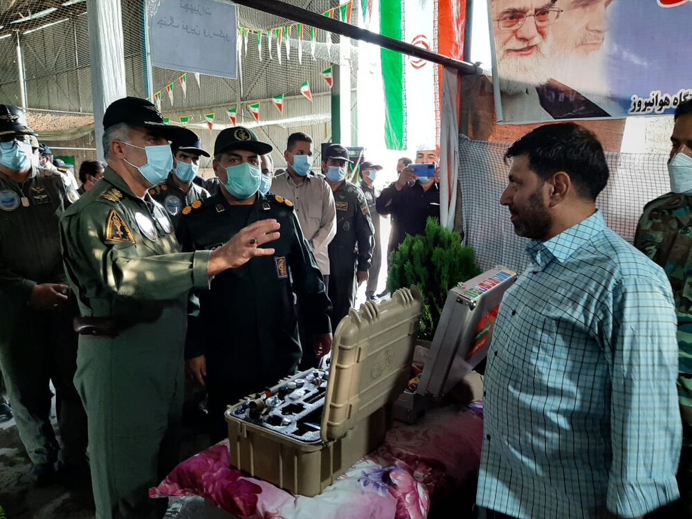 افتتاح نمایشگاه فرهنگی دفاعی پایگاه چهارم هوانیروز ارتش در اصفهان