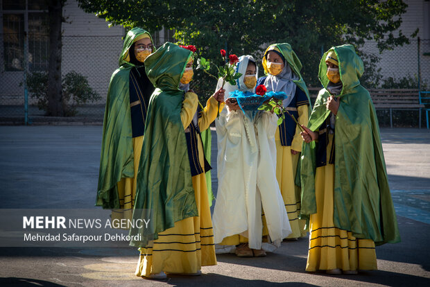 آیین بازگشایی مدارس و جشن شکوفه ها