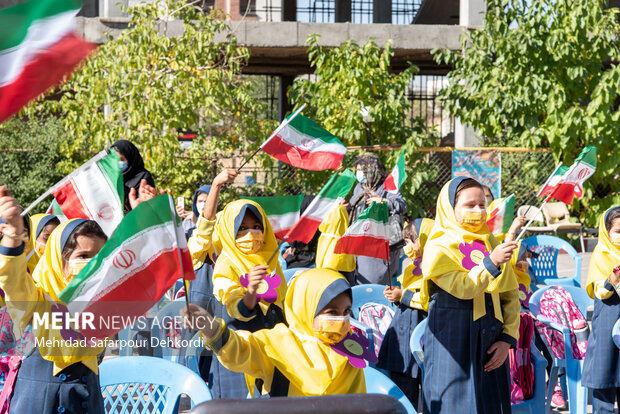 آیین بازگشایی مدارس و جشن شکوفه ها