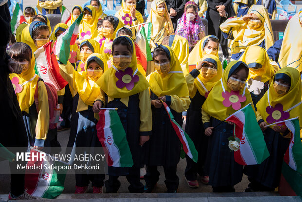 آیین بازگشایی مدارس و جشن شکوفه ها