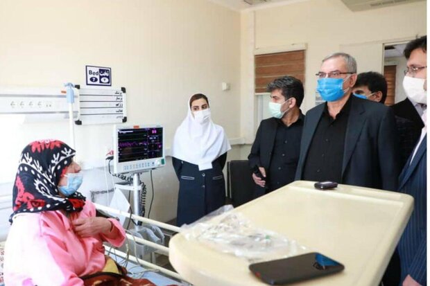 وزیر بهداشت از بیمارستان امام حسین(ع) مهران بازدید کرد