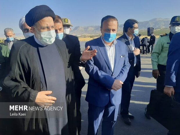 رئیس جمهور از سد تنگ سرخ یاسوج بازدید کرد