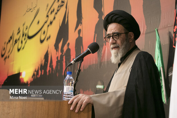  مراسم اربعین امروز یک جریان ادامه دار از نهضت عاشورا است