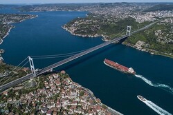 Russian, Turkish freighters collide in Bosporus