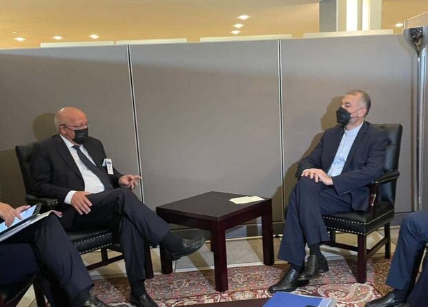 Iran FM meets with some counterparts in New York (+Details)