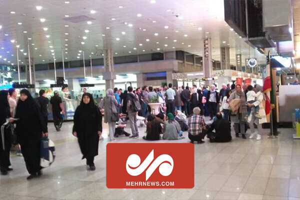  اعتراض زائران اربعین به تاخیر ۶ ساعته پرواز تهران - نجف 