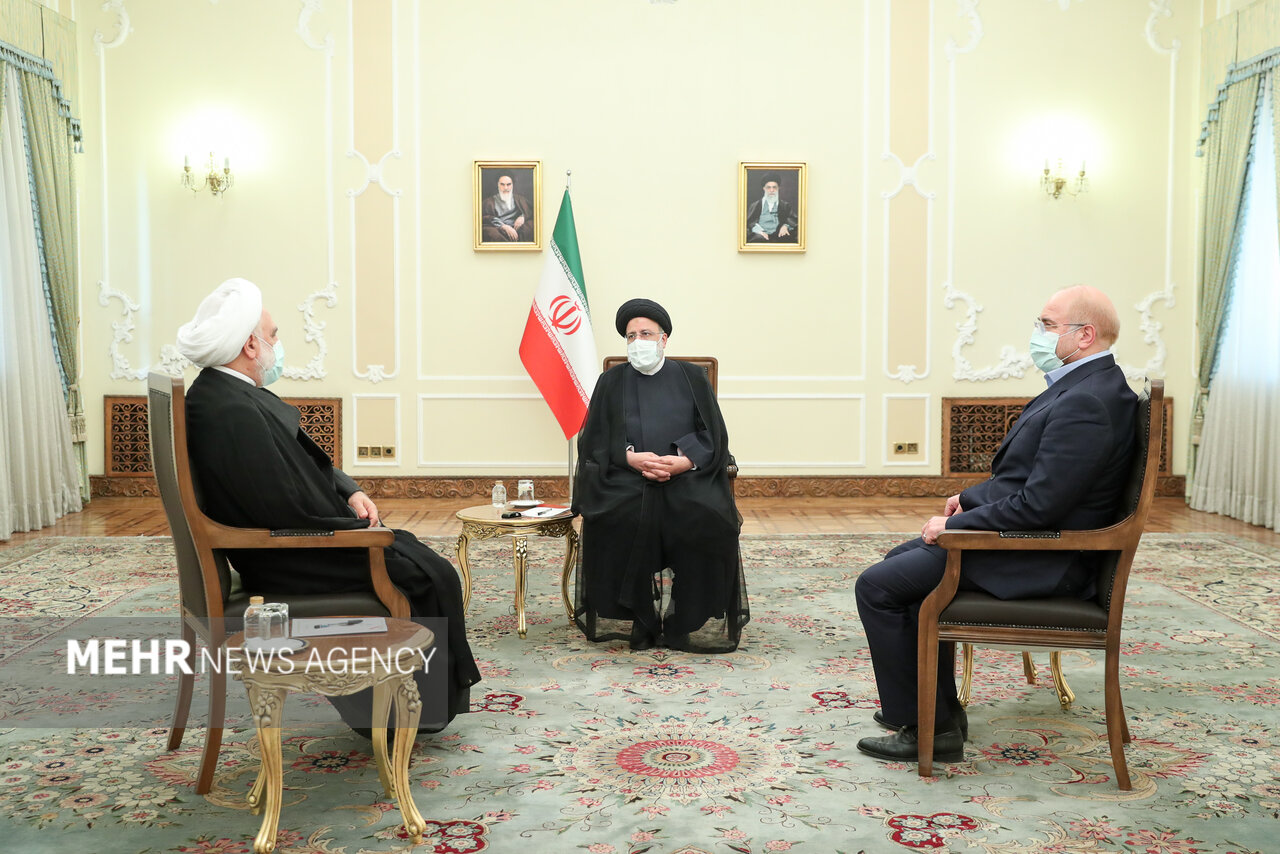 ایرانی عدلیہ کے سربراہ کی میزبانی میں تینوں قوا کا سربراہی اجلاس