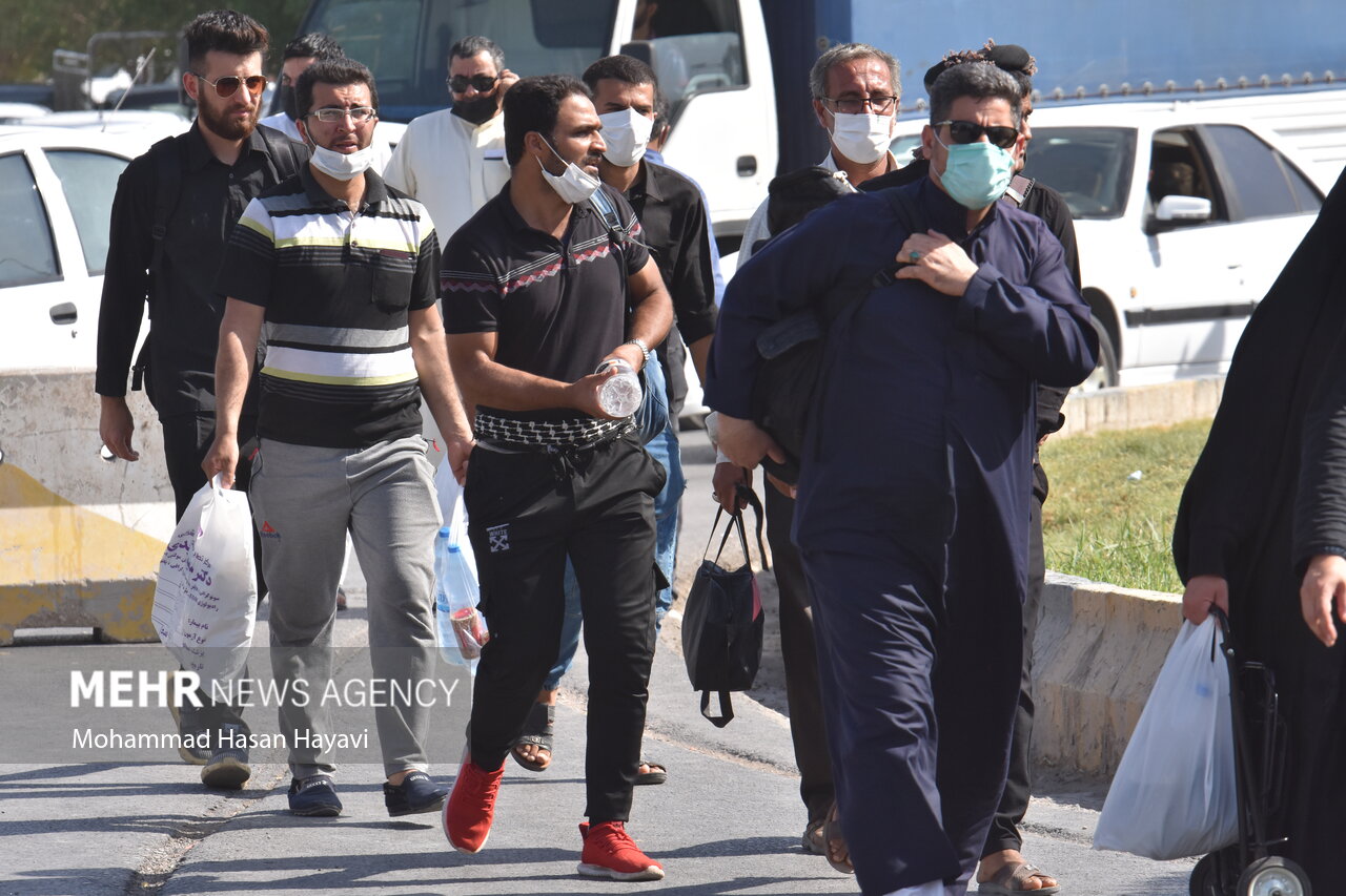 زائران حسینی هنگام بازگشت به کشور مراقبت می‌شوند