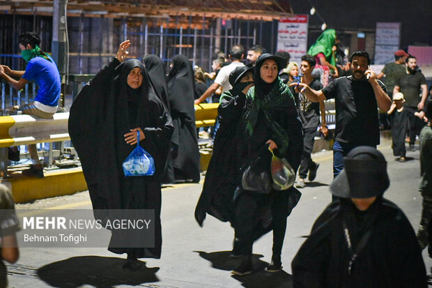 Pilgrims en route to Karbala ahead of Arbaeen