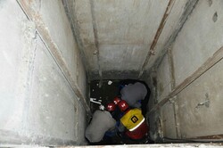 سقوط مرد ۴۰ ساله داخل چاهک آسانسور در اصفهان