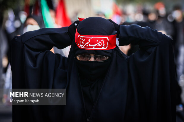 مراسم راهپیمایی جاماندگان اربعین حسینی با حضور مردم صبح دوشنبه ۵ شهریور ۱۴۰۰ از میدان امام حسین (ع)  برگزار شد