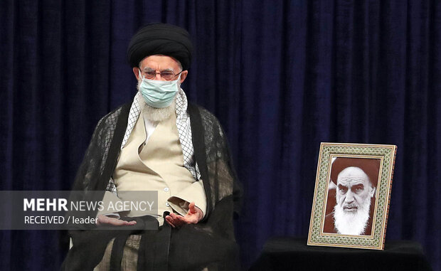 Leader at recitation ceremony of Arbaeen supplications
