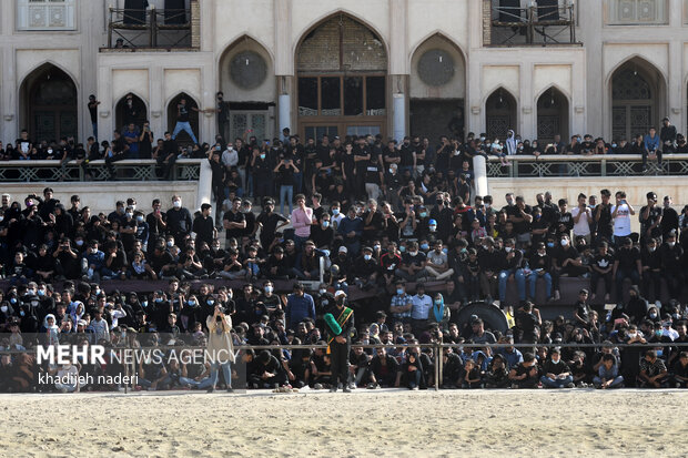 مراسم تعزیه روز اربعین در امامزاده شاه کرم اصفهان