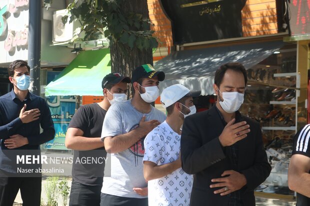 ابراز ارادت عاشقان حسینی در پیاده روی اربعین سنندج