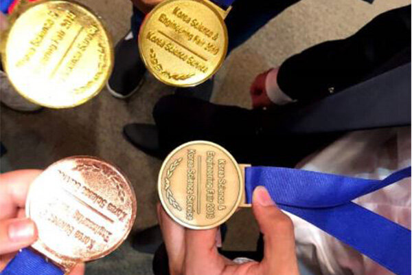 الطلاب الايرانيون یحصلون على 4 ميداليات ذهبية وفضية في الاولمبياد العالمي لعلم الأحياء