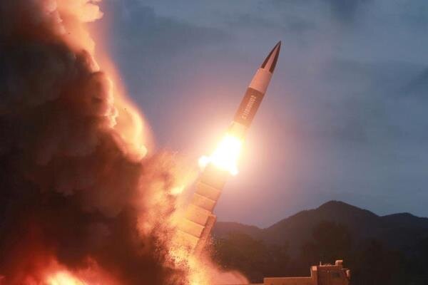 کره شمالی موشکی ناشناس را به درون آبهای دریای ژاپن پرتاب کرد