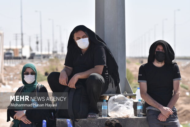 ورود زائران اربعین از مرز شلمچه به کشور