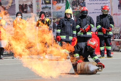 زخم آتش و مشکلات زندگی بر تن آتش نشانان