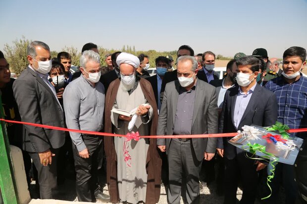 زمین چمن روستای علی آباد انقلاب با هدف رفع محرومیت  افتتاح شد