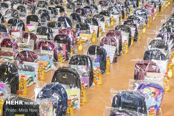 توزیع ۲ هزار بسته لوازم تحصیلی در بین دانش آموزان ایلامی
